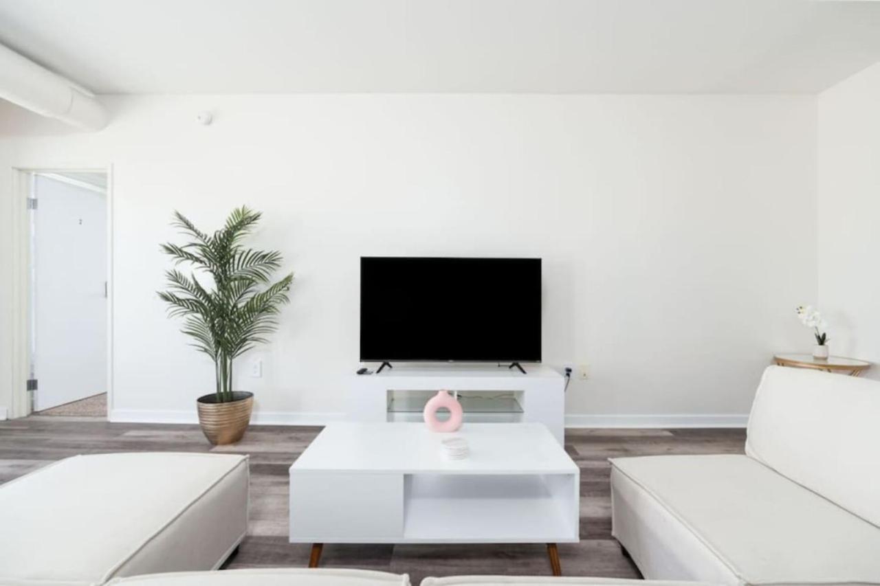 Downtown Indy Private - Shared Apartment *
