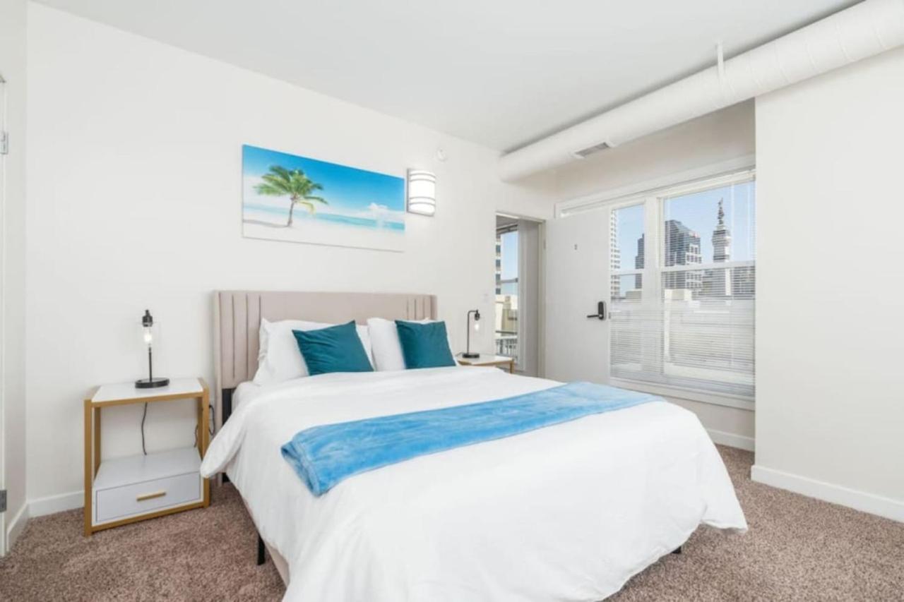 Apartment Downtown Indy Private - Shared *